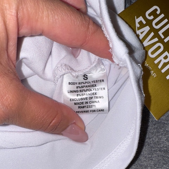 Cult Favorite- NWT White Halter Top with American Flag size Small - Picture 10 of 12